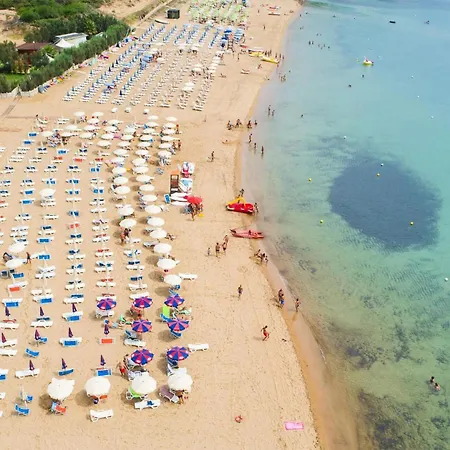 2 Bedroom Stunning In Isola Capo Rizzuto *