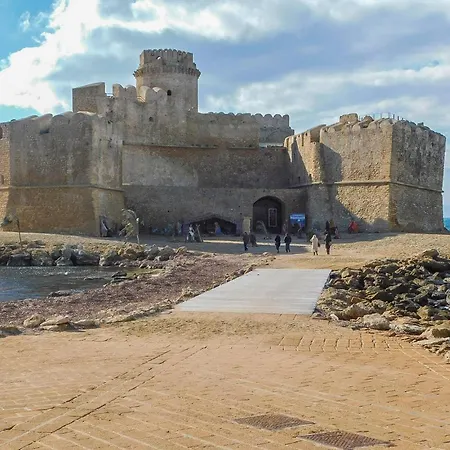 2 Bedroom Stunning In Isola Capo Rizzuto Апартаменты